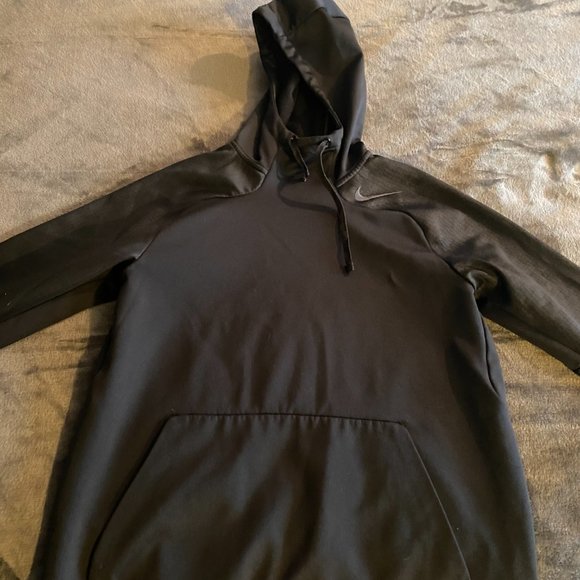Nike Other - Nike therma fit hoodie black size medium